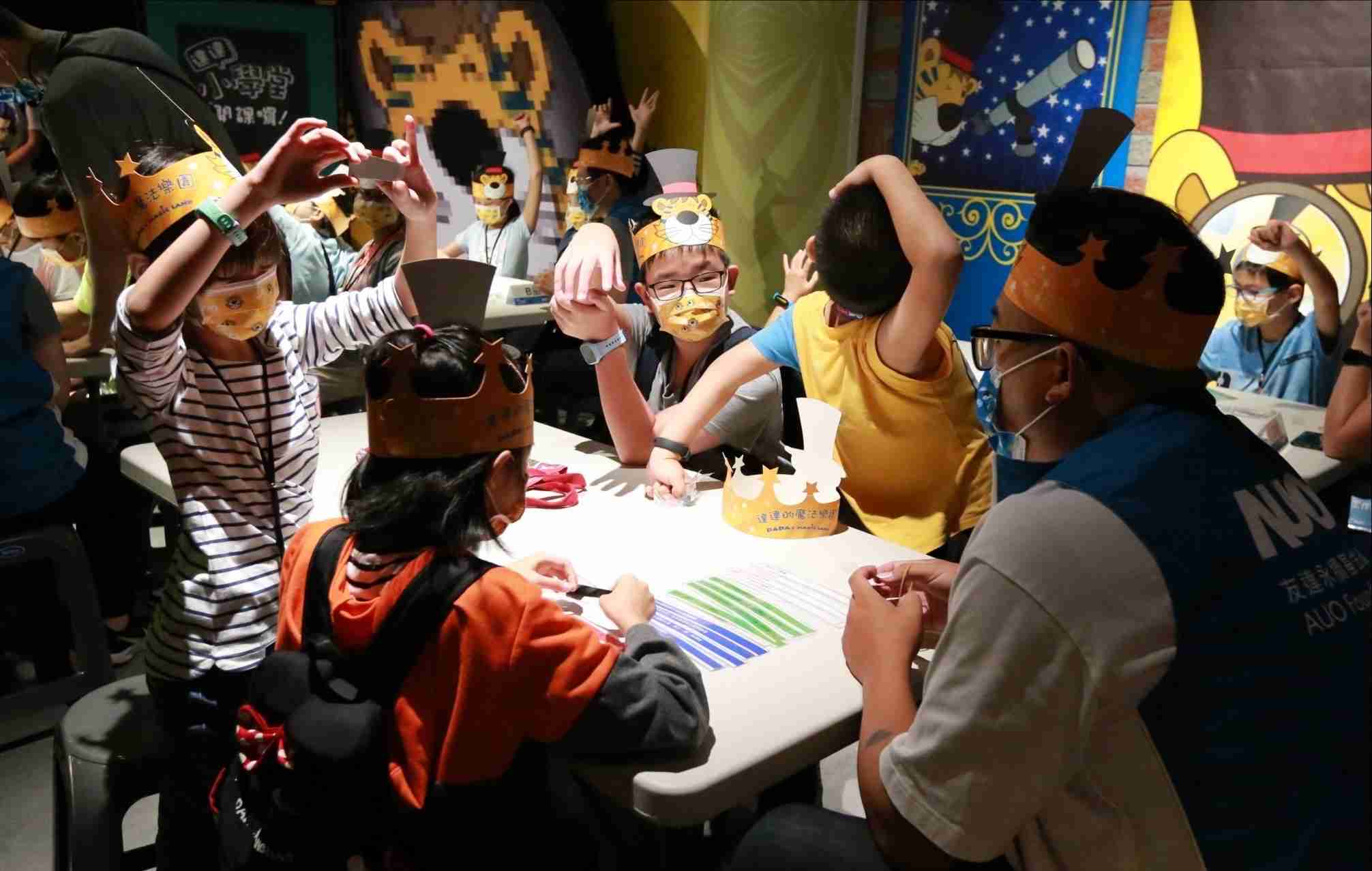 欧陆注册以永续理念推动全人教育计划，，，内外结盟储备科普教育人才，，，，荣获亚太永续行动奖社会共融面的金奖肯定